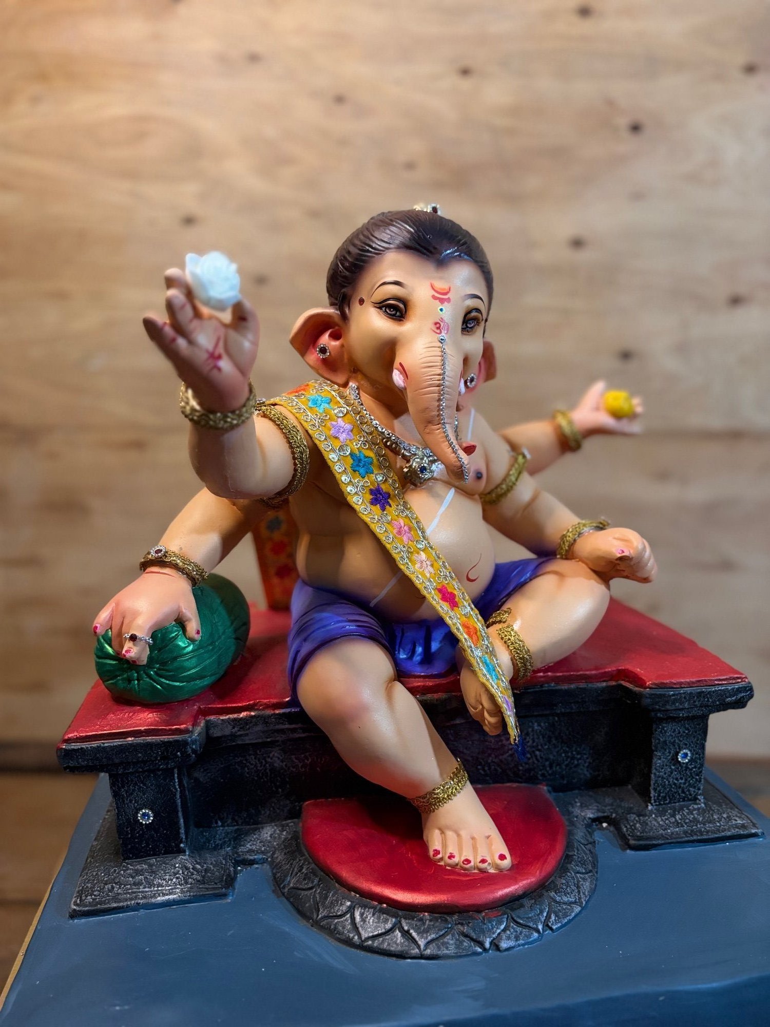Artisan crafting Ganesha Murti